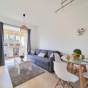 your-dara-apartament-en-malaga-centro.hotelsinnerja.org/